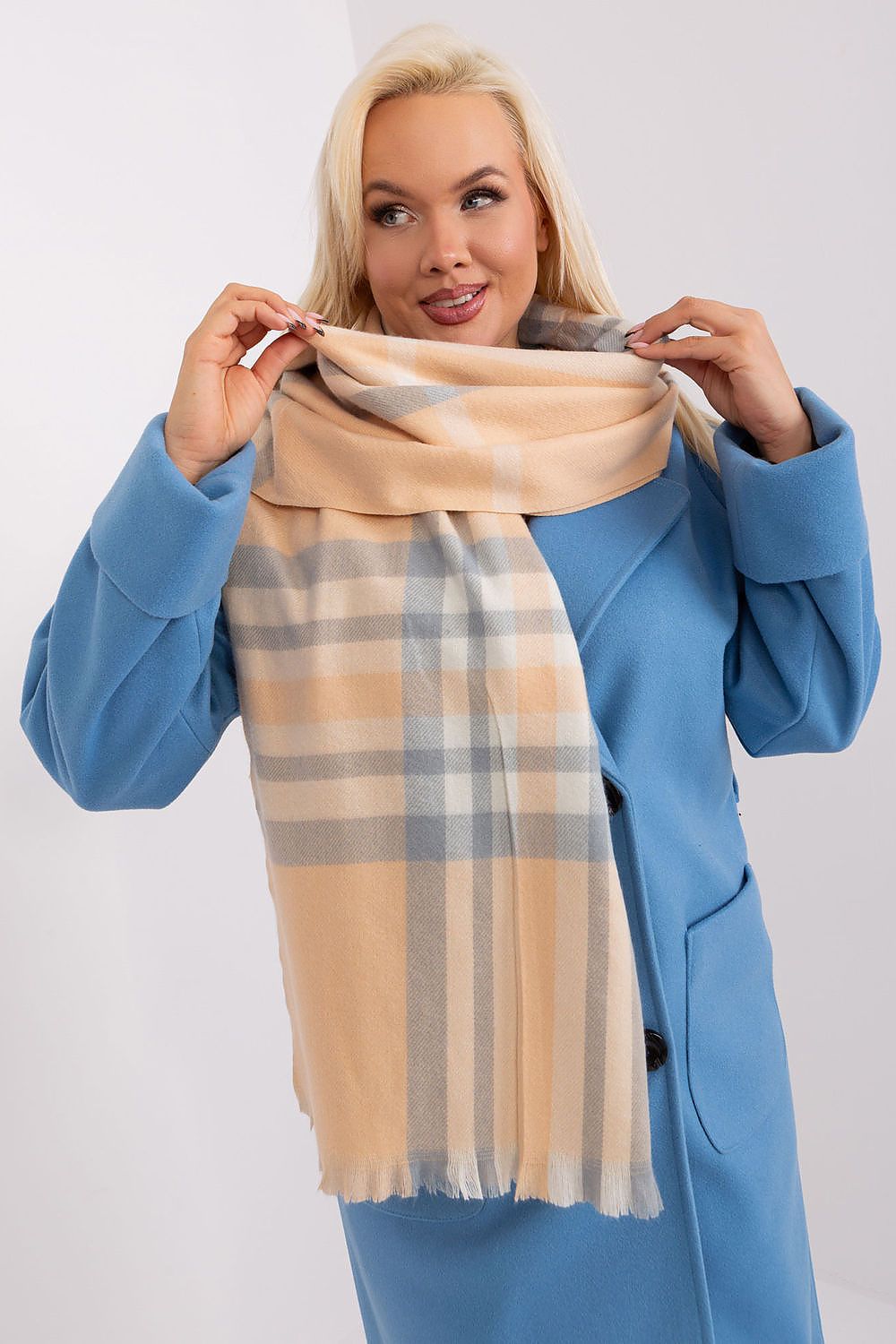  Shawl model 190564 AT 